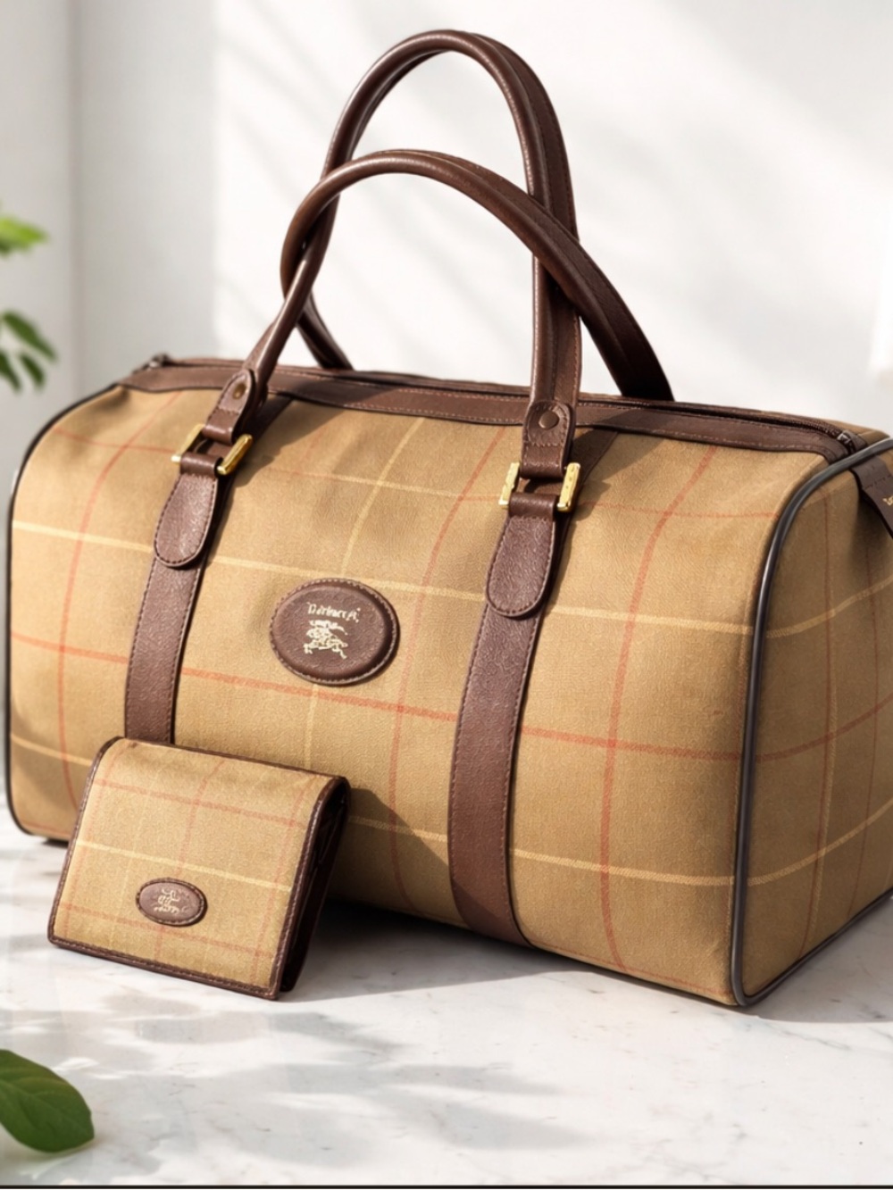 ✋🛑Price Drop ✋🛑AUTHENTIC Large Burberry Boston Handbag With Wallet.